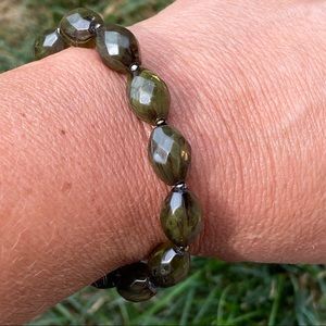 Beautiful Olive green faceted beaded bracelet stretchy